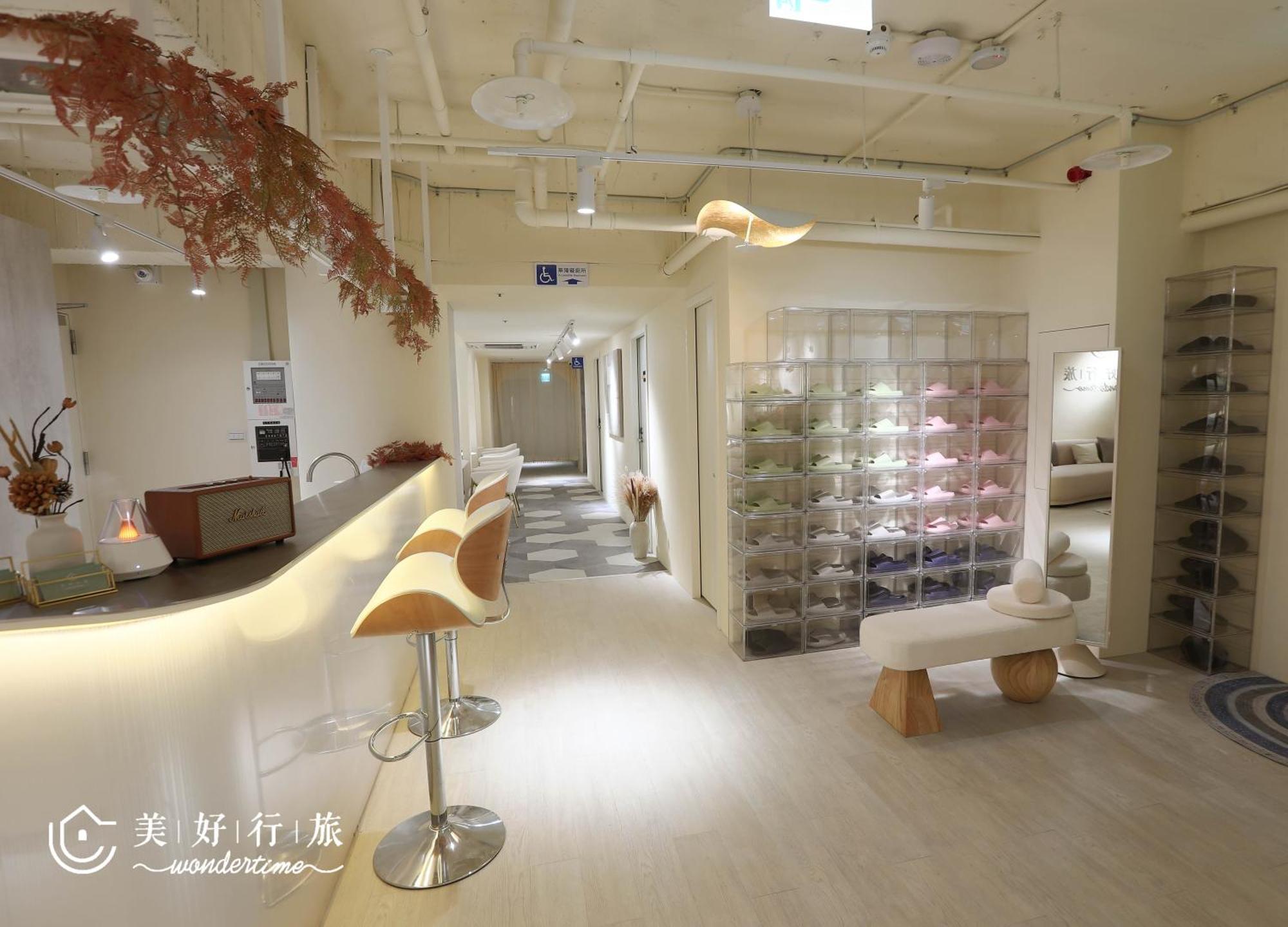 Wondertime3- Hankou' Inn 'Taipei Main Station Buitenkant foto